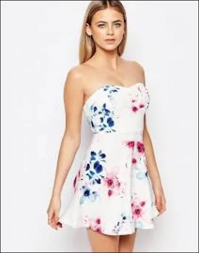 De quelle marque de vêtements anglaise est-elle l'égérie ?