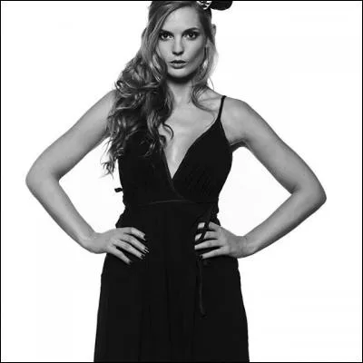 Avant d'être blonde Léa Camilleri était :