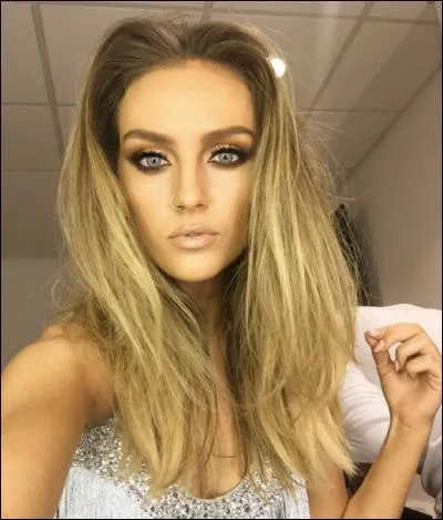 Avec qui Perrie est-elle sortie durant 3 ans, de 2012 &agrave; 2015 ?