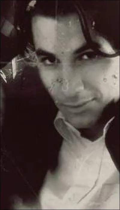 "Hey ho (prénom de l'enfant) tu veux que je t'aide à tripoter ta voisine ?
Non ? 
Tans pis."
Quel est le nom de l'enfant ?