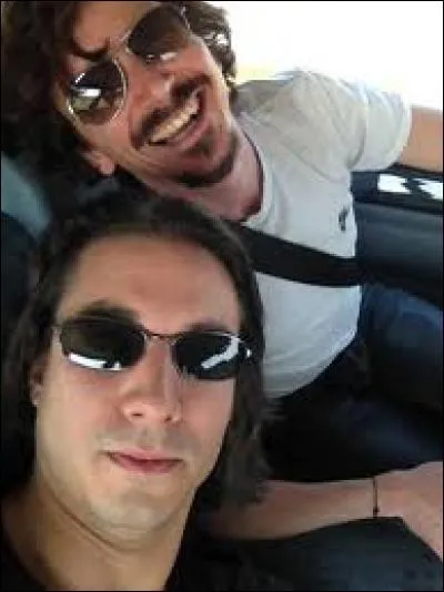 Dans la version DVD du spectacle, Jérémy remarque un homme dans le public et commence à lui parler. Quelle est la seule chose que cet homme ne fasse pas selon Jérémy ?