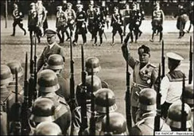 Et qu'en était-il de la police politique de Mussolini ?