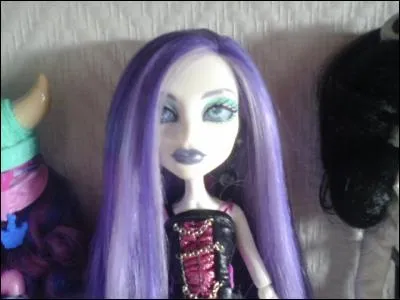 De quels parents est issue Spectra Vondergeist ?