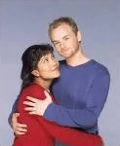 Avec qui Francis se marie-t-il ?