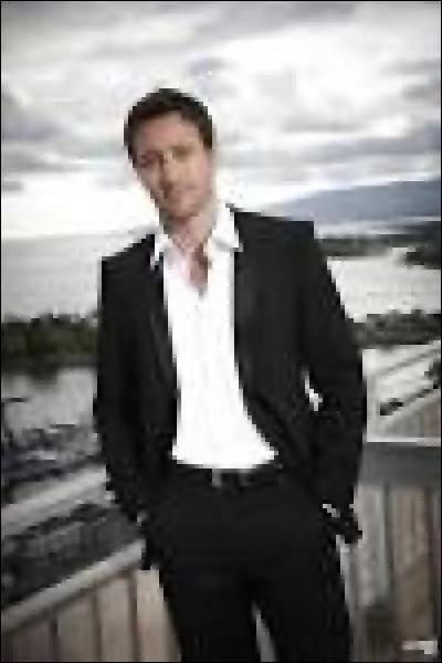 Comment s'appelle le commandant ?