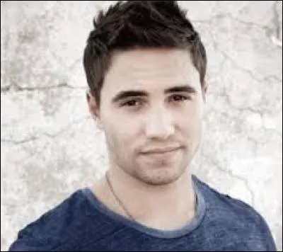 De quel(s) instrument(s) joue-t-il ?