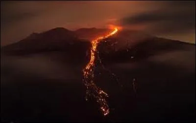 "E" comme "Etna". Sur quelle île de Méditerranée se situe ce volcan ?