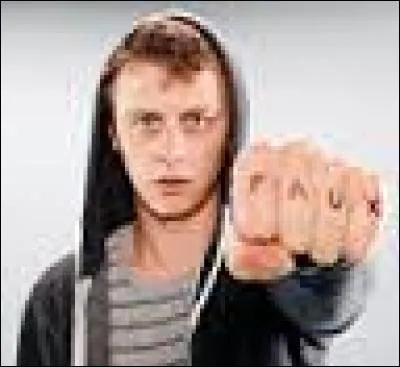 Comment s'appelle ce YouTubeur dans la vraie vie ?