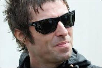 Comment s'appelait le chanteur du groupe "Oasis" ?