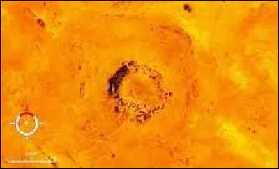 Dans quel pays trouve-t-on le Cratère de l'oasis ?