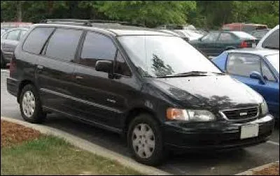 Laquelle de ces marques de voiture a sorti un modèle dans les années 90 appelé "Oasis" ?