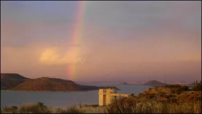 Dans quel pays se situe le fleuve Orange, long de 2 160 kilomètres ?