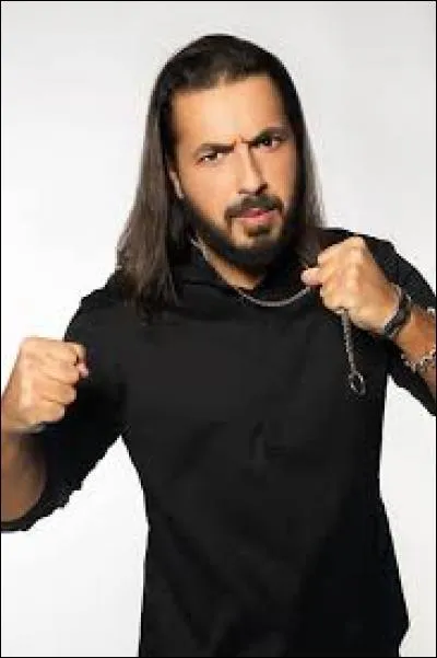 Comment s'appelle l'émission de téléréalité que Moundir a mise en place ?