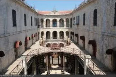 Comment était baptisée l'émission Fort Boyard pour la première saison ?