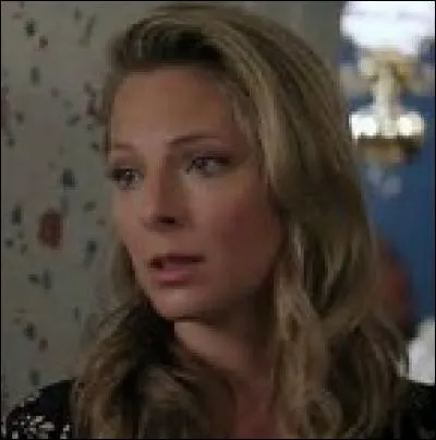 De qui est-elle la fille dans le monde des contes ?