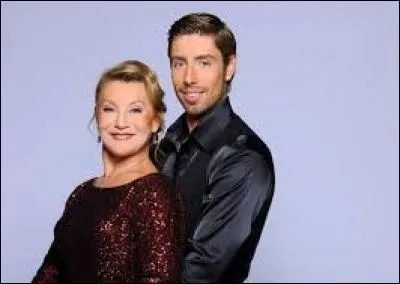 Qui est la candidate qui danse avec Julien Brugel ?