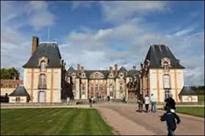 Nous partons visiter le château de Grosbois, à Boissy-Saint-Léger. Ville francilienne de l'arrondissement de Créteil, elle se trouve dans le département ...