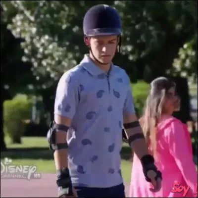 Quel est le nom de la chanson que Matteo chante en pensant à Luna ?