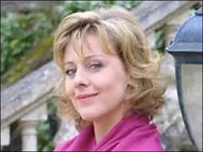 Comment se pr&eacute;nomme la compagne du maire ?