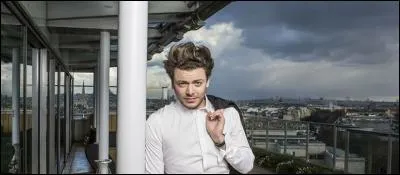 Avec qui va-t-il faire un spectacle ?