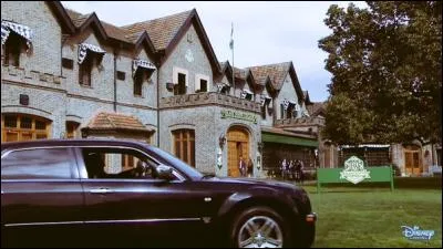 Dans quel collège Luna étudie ?