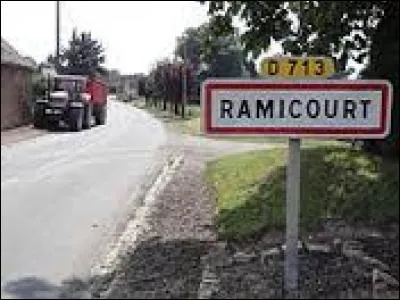 Nous entrons dans le village de Ramicourt. Nous sommes dans l'Aisne, dans la nouvelle région ...
