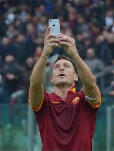 Dans quels clubs Francesco Totti a-t-il joué lors de son parcours junior ?