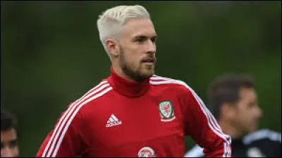 Comment s'appelle le frère d'Aaron Ramsey ?