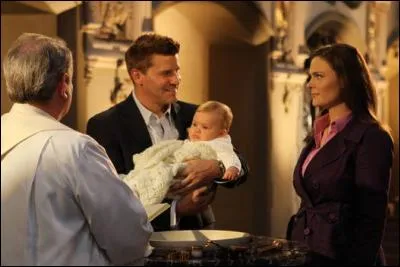 L'agent Booth est catholique.