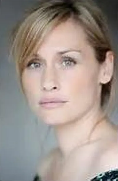 Qui interpr&egrave;te le r&ocirc;le de la m&egrave;re de Sarah ?