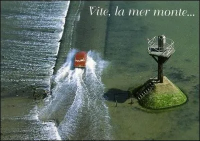 Quel est le nom du passage, englouti à marée haute, qui relie le continent à Noirmoutier ?