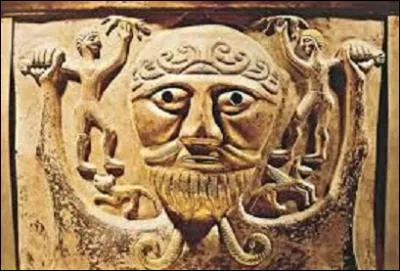 Dans la mythologie celtique gauloise, quel est le nom du dieu, appelé aussi Toutatis, protecteur d'une communauté et de son territoire ?