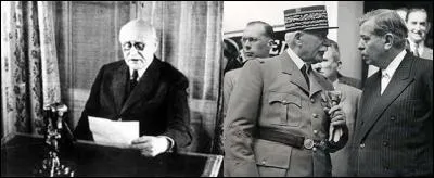Le 17 juin 1940 : 
Pétain s'adresse à la nation par l'intermédiaire de la radio. Son discours est l'un des plus importants de l'histoire de France.
Quel est son thème ?