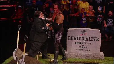 Le 24 octobre 2010, The Undertaker affrontait Kane dans Buried Alive Match, quelle équipe est intervenue dans ce match ?