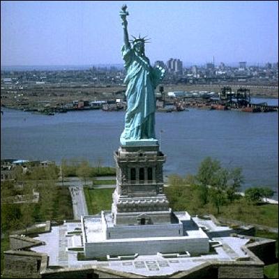 En quelle année la statue de la Liberté a-t-elle été construite ?