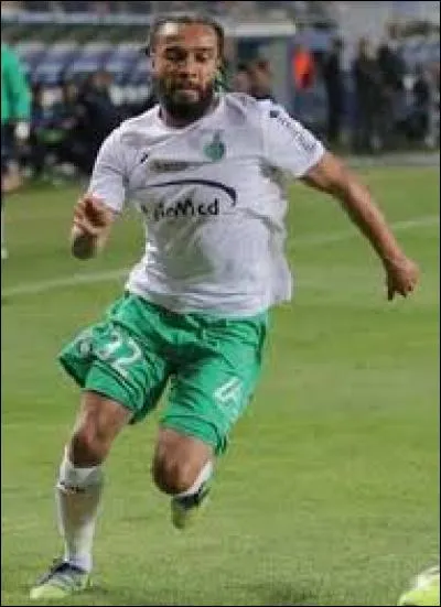 Chez quel promu français Benoit Assou-Ekotto s'est-il engagé ?