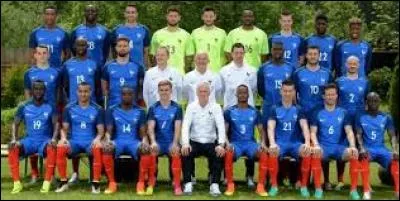 Quel attaquant français a repris l'entraînement mardi, après avoir été en arrêt de travail car il voulait être transféré ?