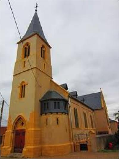 Voici l'église Saint-Gorgon, à Beux. Commune Mosellane, elle se trouve dans la nouvelle région ...