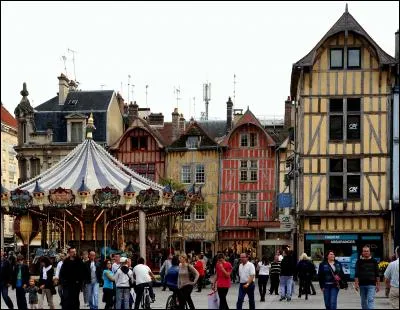 Quelle est la bonne association (code Insee, département, préfecture) ?