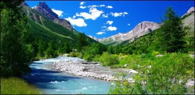 Combien de départements ont un nom composé commençant par "Hautes" ?