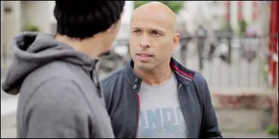 Pub EDF avec Eric Judor et Flex : Mais de toute façon, les autres t'aurais pas aimé, c'était à base de poutres apparentes !