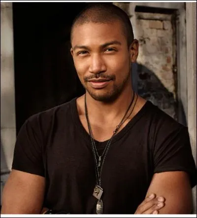Si je vous dis Charles Michael Davis...