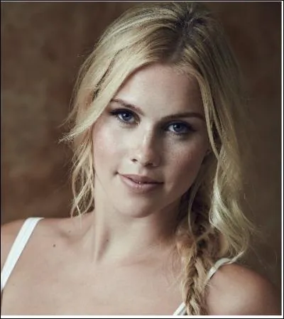 Si je vous dis Claire Holt...