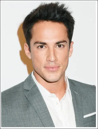 Si je vous dis Michael Trevino...