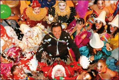 Mon voisin a fait une fête cette nuit, je n'ai pas pu dormir.