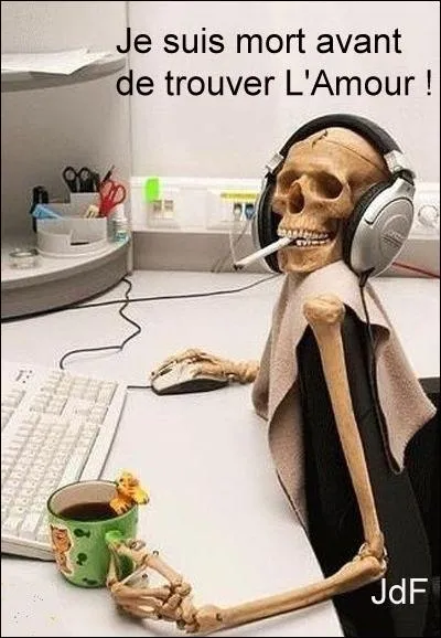 Un homme meurt, sa mort est constatée par le médecin. Sa veuve est encore sous le choc, lorsque celui-ci revient à la vie...