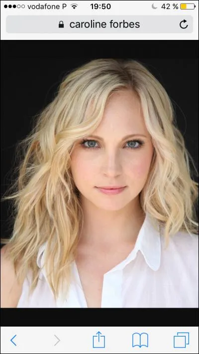 Dans quelle saison Caroline Forbes est-elle devenue un vampire ?