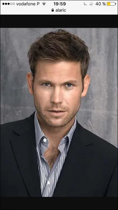 Dans la saison 7, comment s'appellent les enfants d'Alaric ?