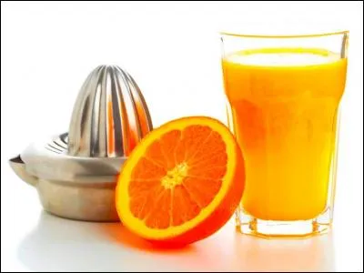 Tu as pressé une orange. Ajoute une lettre au mot "us" pour savoir ce que tu vas boire.