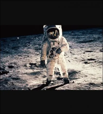 Quelle termes d&eacute;signent un astronaute en japonais ?